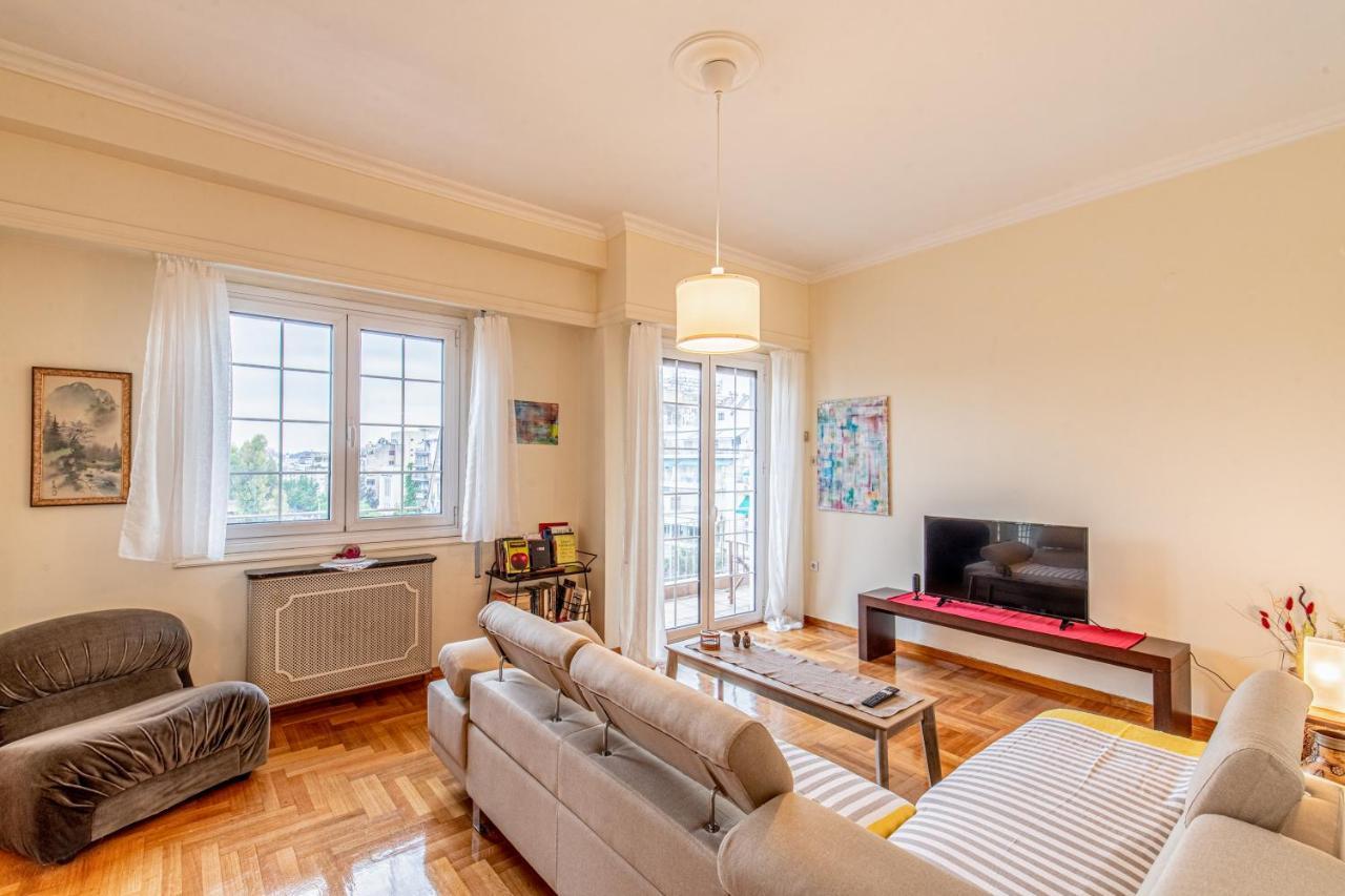 Cityscape Apartment *